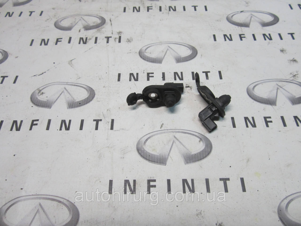 Концевик дверей Infiniti Qx56