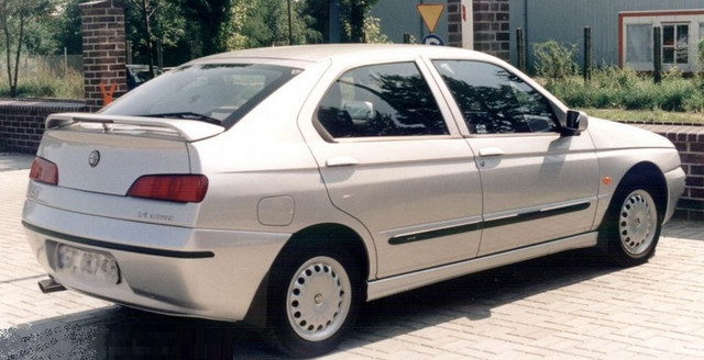 f-1 Alfa Romeo 146 1994-2001 rider молдинги дверей f-1 Alfa Romeo 146 1994-2001 rider door mouldings