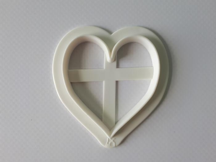 Вирубка кондитерська для тіста мастики та торта пластикова Каттер для кондитера Серце 6 cm