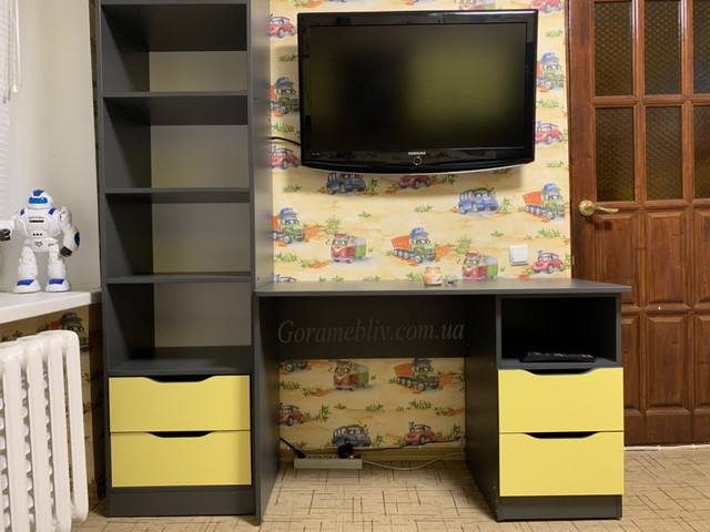 На фото: элементы детской комнаты "Тетрис"(стол и пенал)