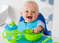 Дитячий посуд, термоупаковки і приладдя для годування
