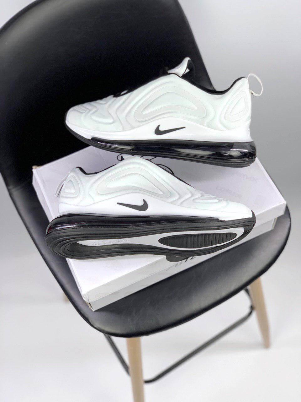 Nike 720 blanche cheap