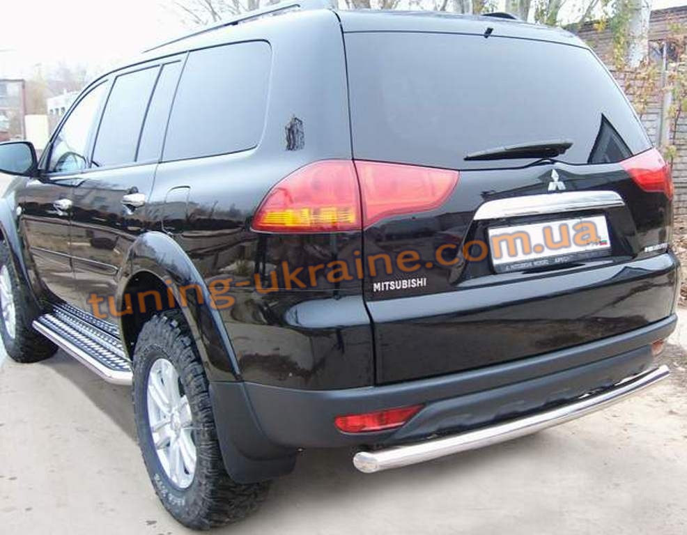 Захист заднього бампера труба пряма D60 на Mitsubishi Pagero Sport 2008+