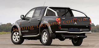 Захист заднього бампера вигнута труба D60 на Mitsubishi L200 2012+