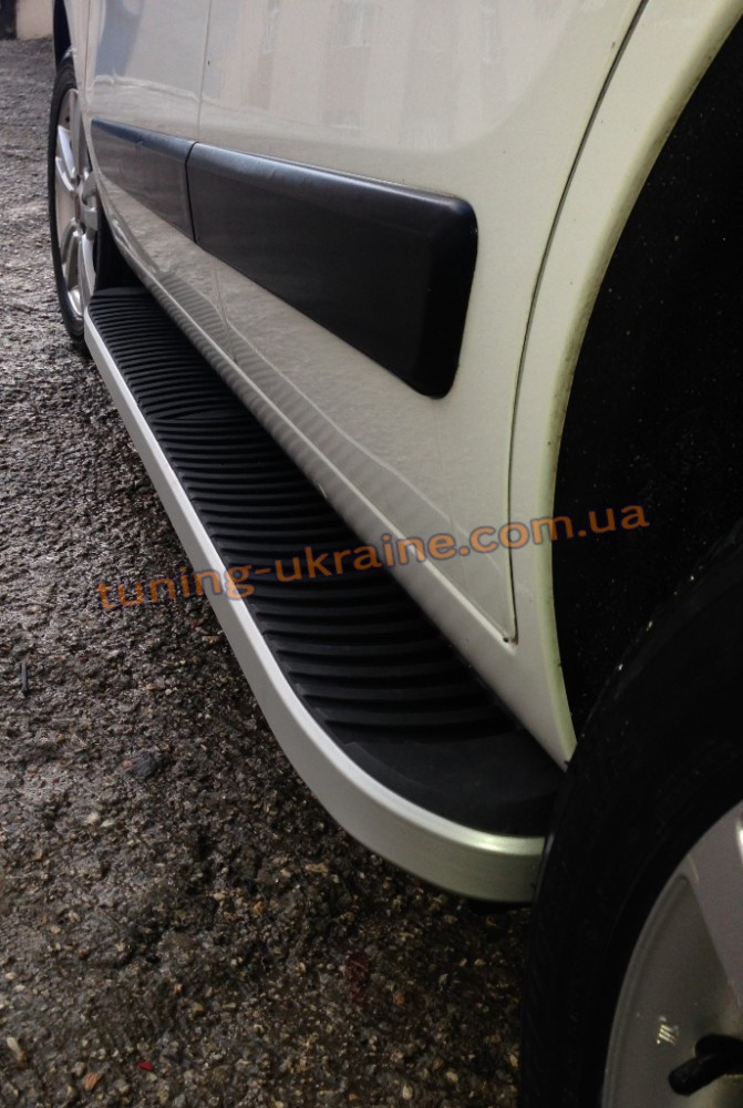 Бічні майданчики з алюмінію Tayga для Fiat Doblo 2010-2014