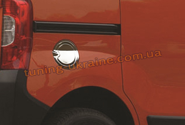 Накладка на люк бензобака Carmos на Fiat Fiorino 2008