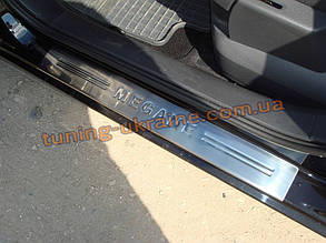 Накладки на пороги Carmos на Renault Megane 2 2002-2009