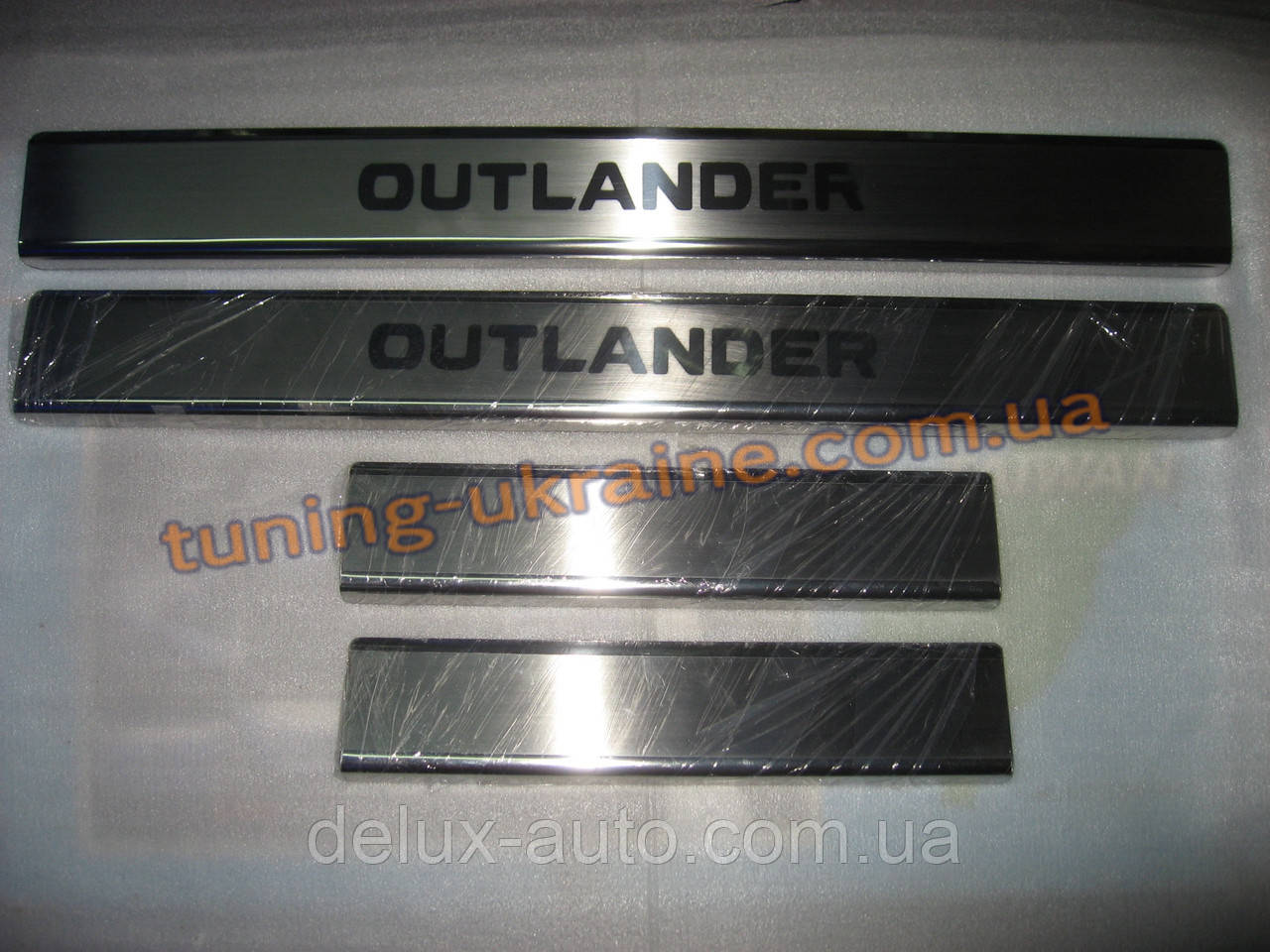 Хром накладки на пороги напис гравіюванням для Mitsubishi Outlander 2013+
