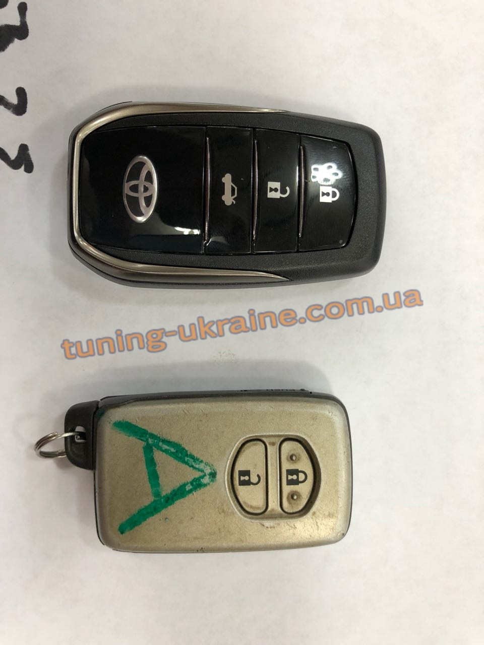 Оновлений ключ на Toyota LC 200 2008-2012