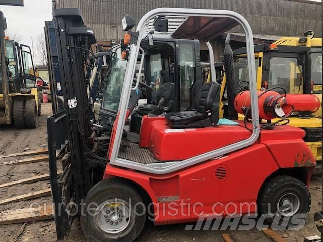 Вилковий навантажувач BT C4G300E.
