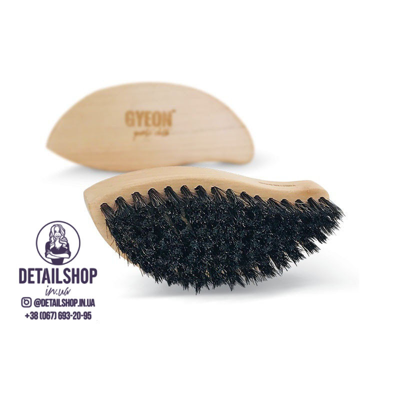 GYEON Q²M LeatherBrush Щітка з кінського волосу для очищення шкіряного салону