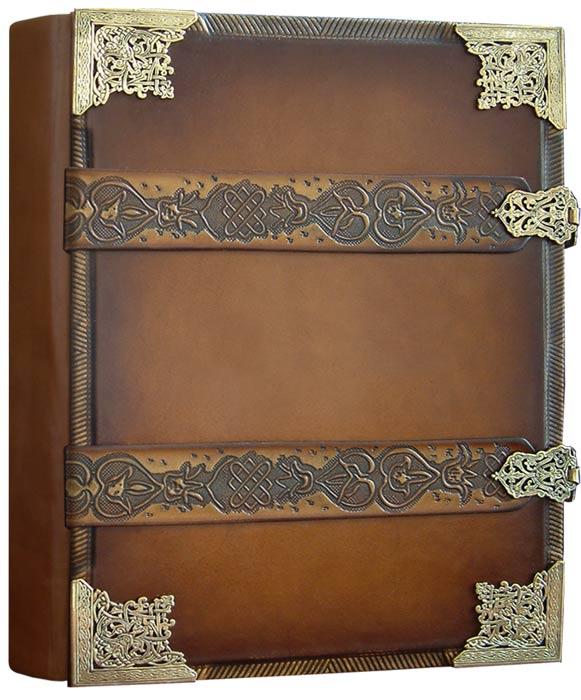 Фотоальбом у шкіряній палітурці з латунними куточками і замками "Cara", фото 1