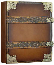 Фотоальбом у шкіряній палітурці з латунними куточками і замками "Cara"