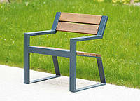 Кресло деревянное с металлическими ножками