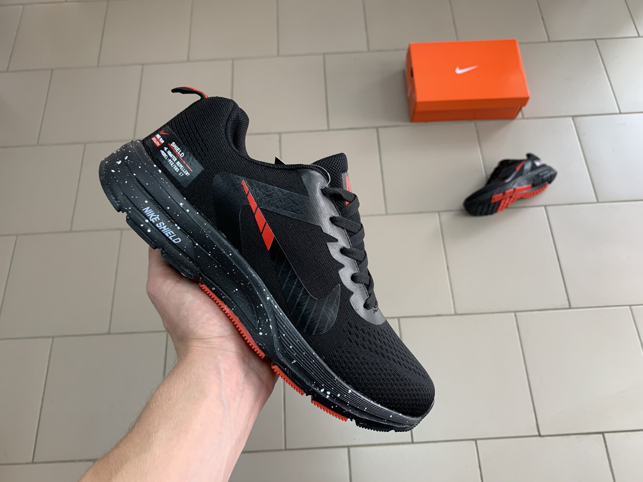 Чоловічі кросівки Nike Air Zoom Pegasus Shield Black/Red чорні з червоним хіт 2019