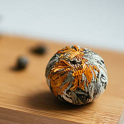 Чай білий в`язаний "Лічі з хризантемою"