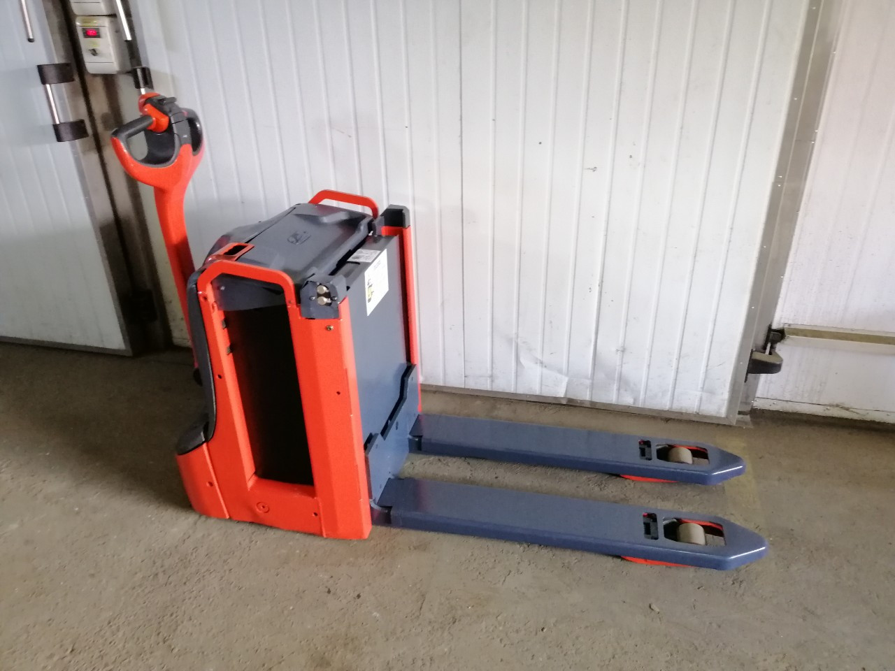 Электротележка штабелер LINDE T 16L 2014 г