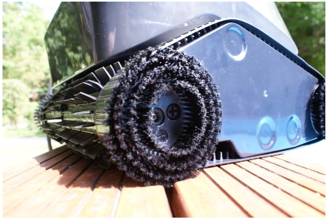 додаткові обертові щітки робот–пилососа AquaViva 7320 Black Pearl