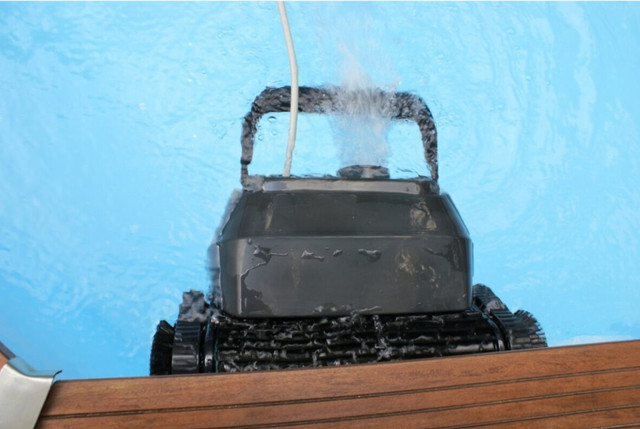 роботизований пилосос AquaViva 7320 Black Pearl