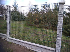 Панельні заборні сітки для дачі