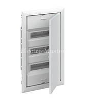 Щит розподільний на 36 модулів, з металевими дверцятами, вбудований, серія UK600 гвинтові клеми