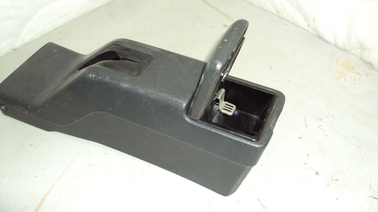 Декоративний захист ручного гальма В45564421 MAZDA 323 BG 1989 - 1994