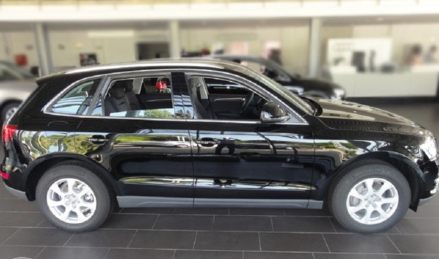 f-11 audi q5 2008+ door mouldings