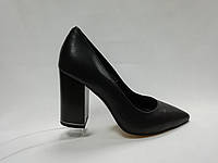 Шкіряні туфлі на підборах Erisses. Розміри: 33, 35 (шкіра); 35 ( замша).