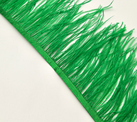 Перьевая тесьма страусиная. Цвет Зеленый. Перо 10-15см.Цена за 0,5м.