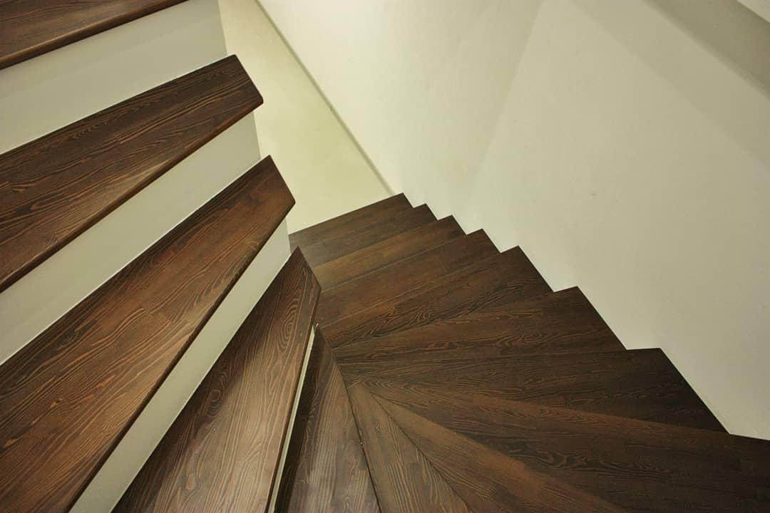 Ступени из массива Лиственницы для лестницы деревянной - фото 5 - id-p1016129239