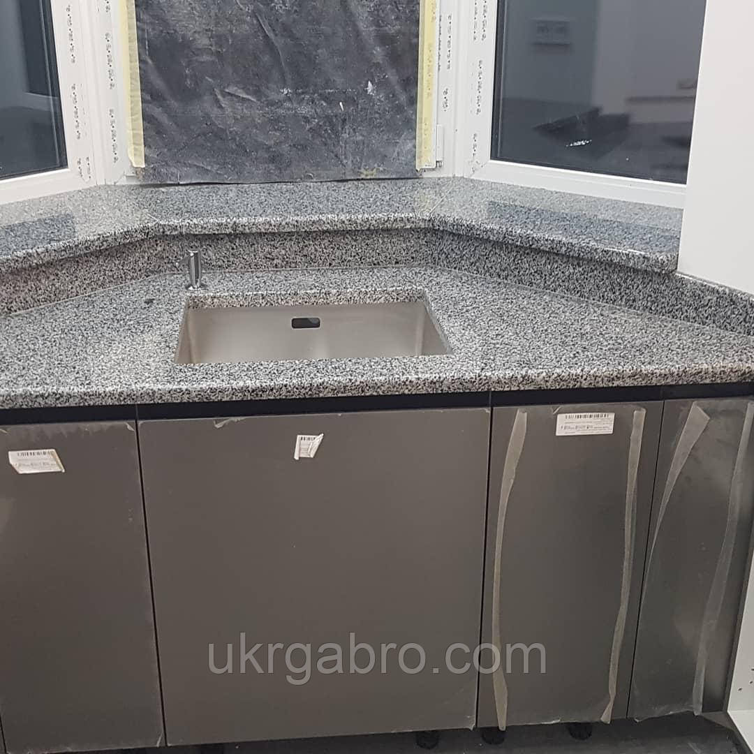 Кутова стільниця з граніту Покостівка ( сіра)
