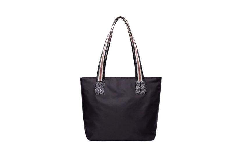 Женская черная сумка шоппер из тентовой ткани