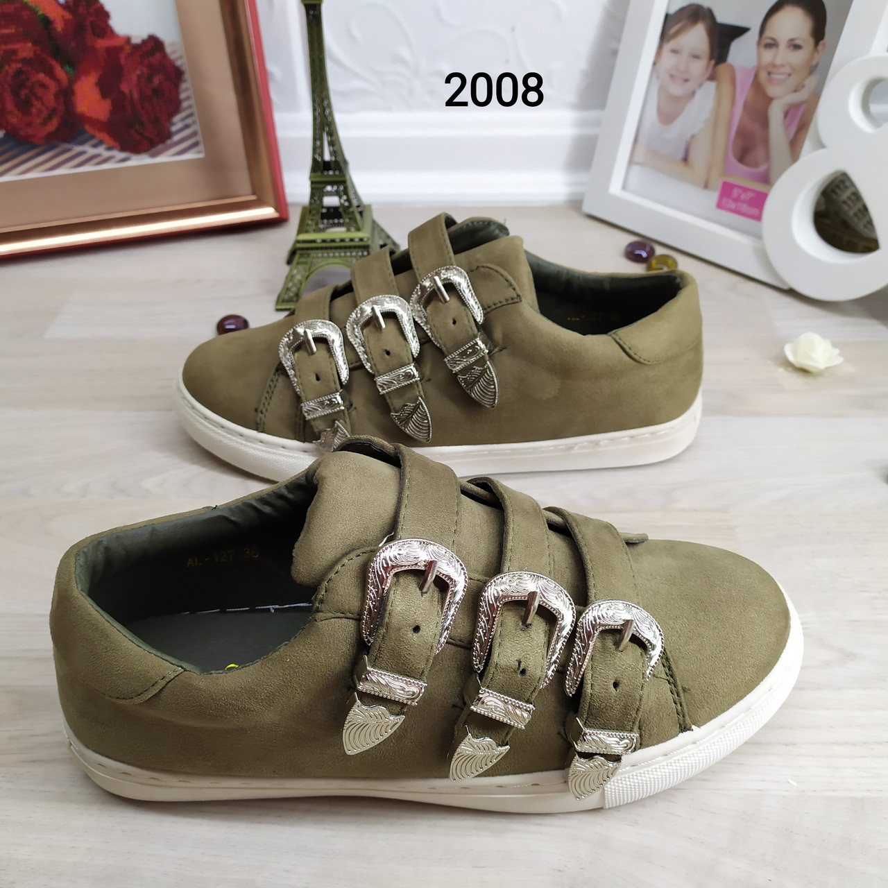 Стильні сліпони з пряжками замшеві кольори хакі Стильні та зручні