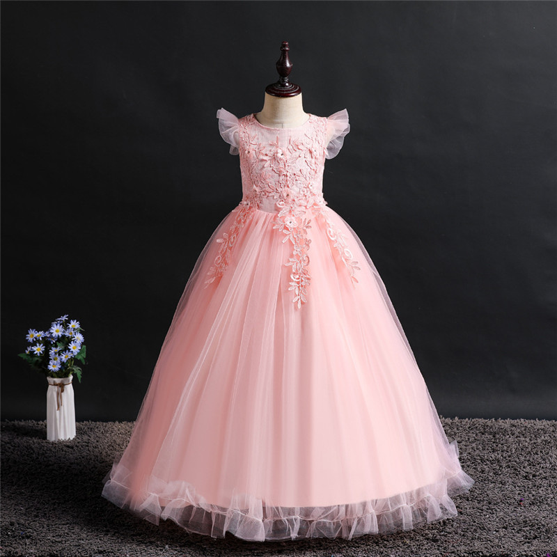 Ошатне рожеве бальне плаття з крильцями і мереживами в підлогу. Elegant pink ball gown with wings and lace