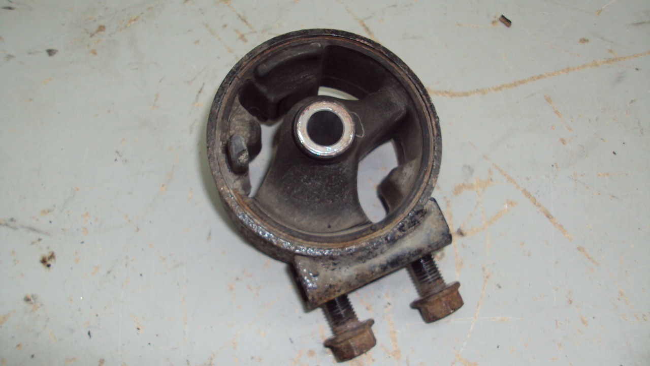 Подушка двигуна верхня Mazda 323 BG 1989 - 1994 гв. 1.7 d PN