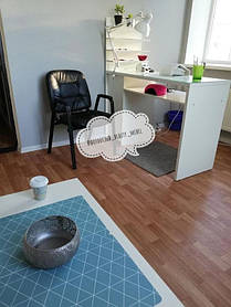 Столик для маникюра с полочками для лаков 1