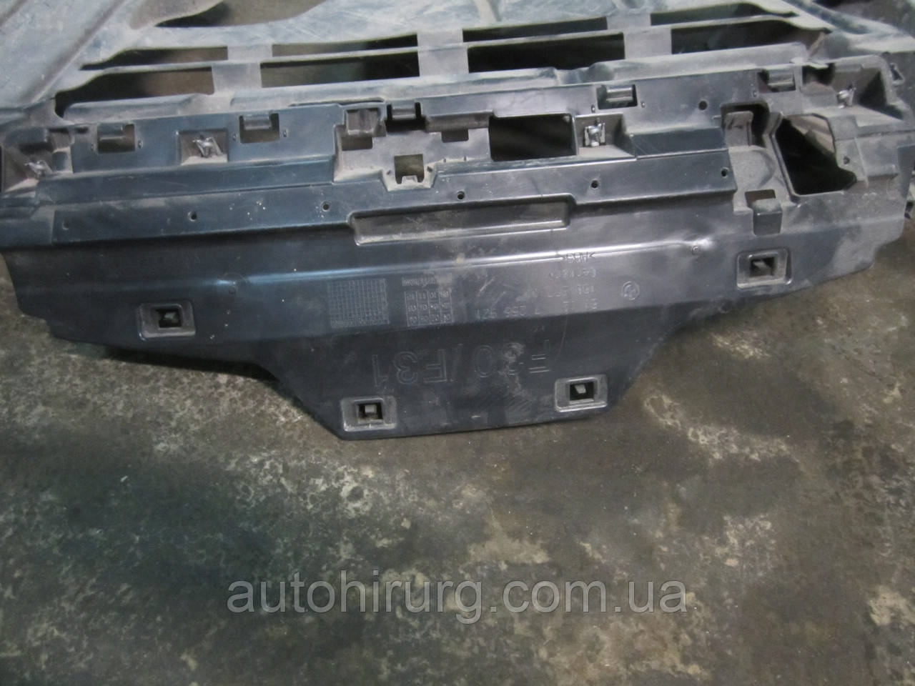 Кронштейн заднього бампера bmw f30 (7256921)