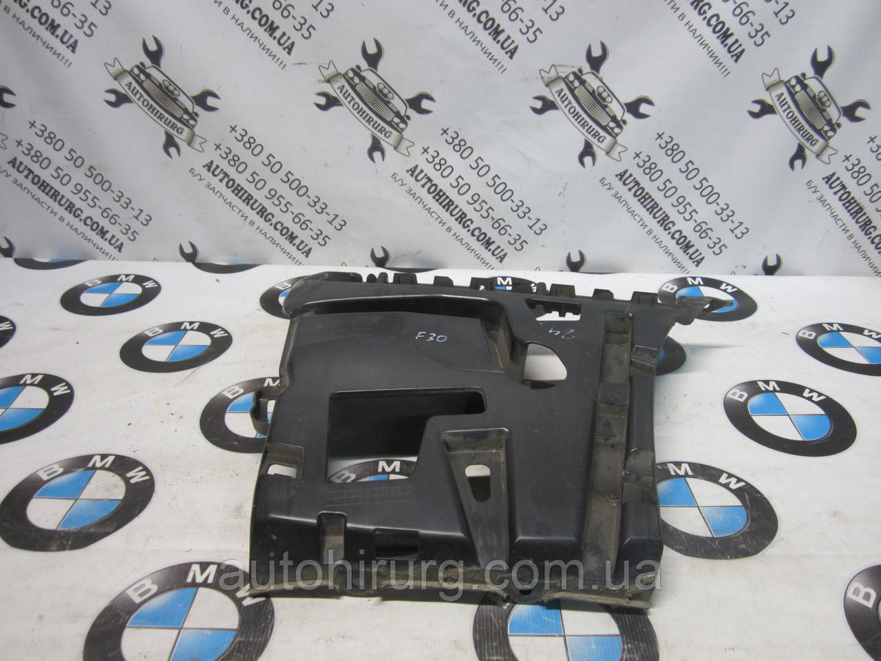 Правий кронштейн заднього бампера bmw f30 (72569924)