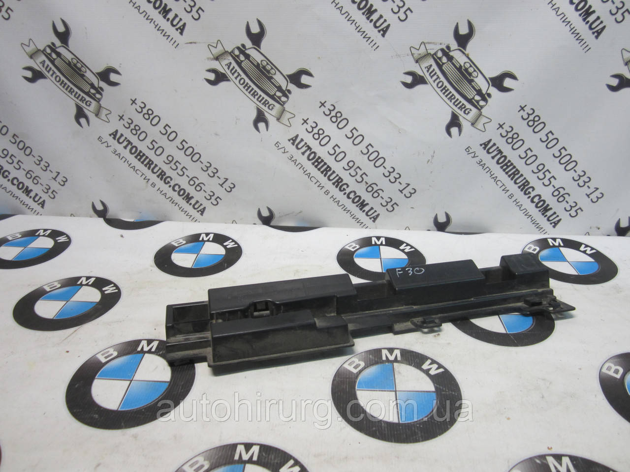 Кронштейн правого порога bmw f30 (7256918)