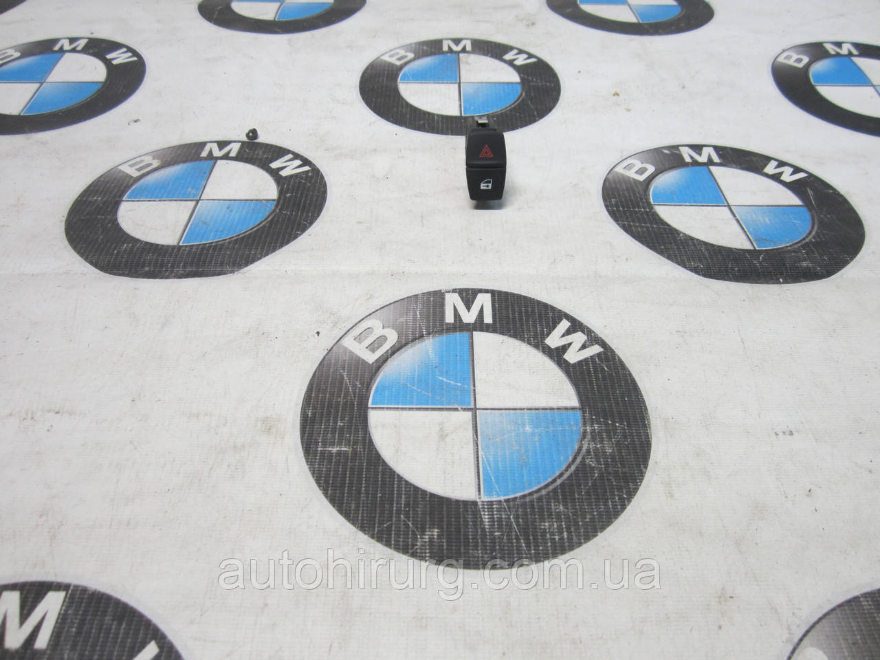 Кнопка аварійної пригоди bmw f30 (9231786)