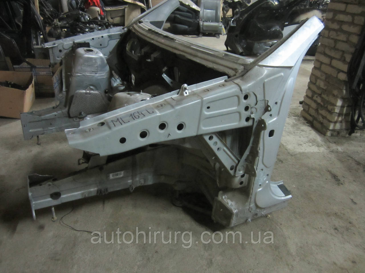 Передня ліва чверть MERCEDES-BENZ w164 ml-class