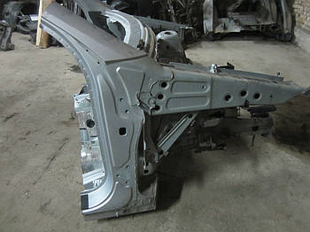 Передня права чверть MERCEDES-BENZ w164 ml-class