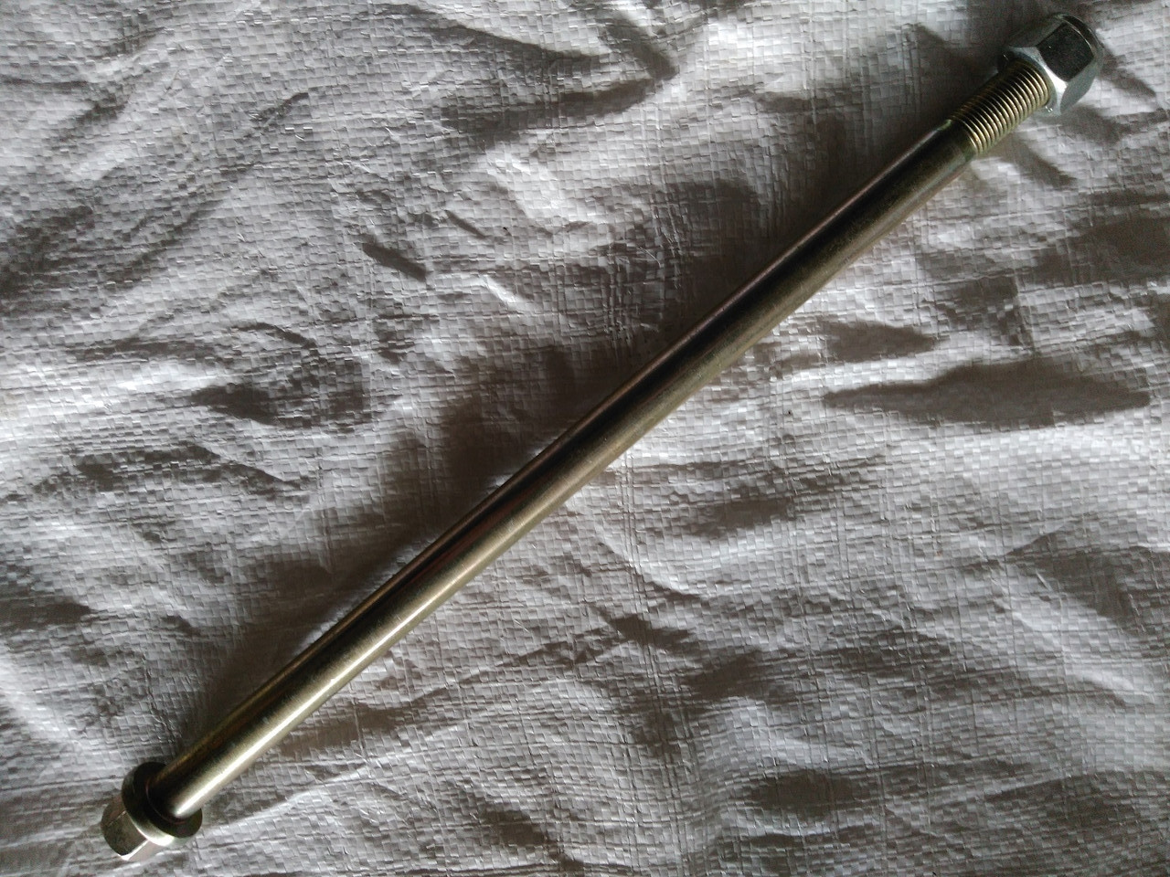 Ось Рычага Нижнего с Гайкой ВАЗ 2121 . (16,5х350) — Купить Недорого на ...