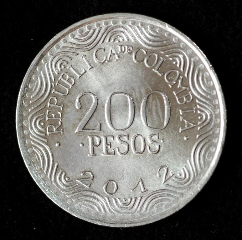 Монета Колумбії 200 песо 2012-17 рр. Червоний ара