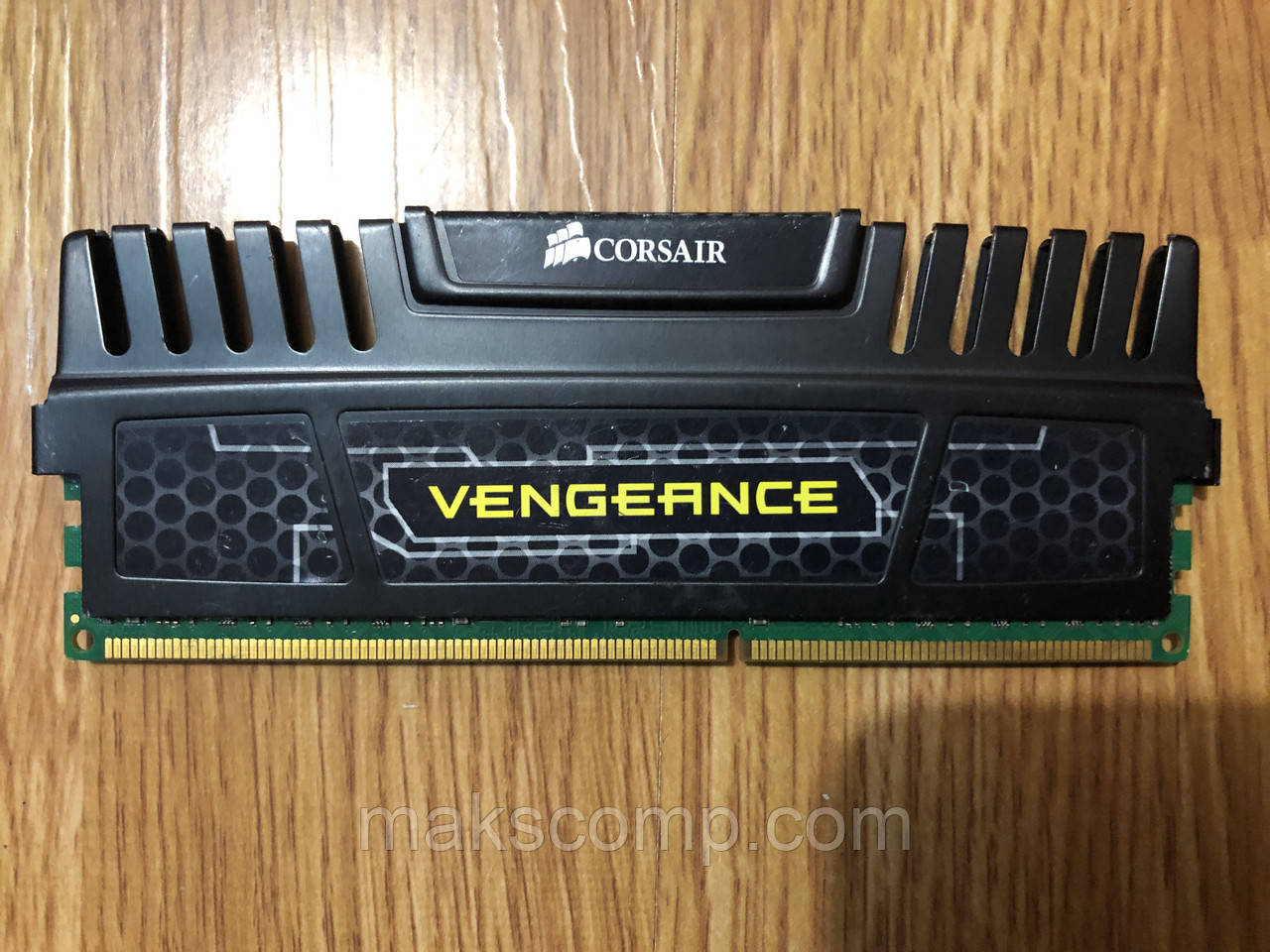 CORSAIR 4GB PC3-12800 DDR3-1600 1.5 v CMZ8GX3M2A1600C9B