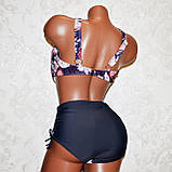 Великий 60-й розмір. Гарний жіночий купальник на великі груди, сірий із квітами півоніями, фото 3