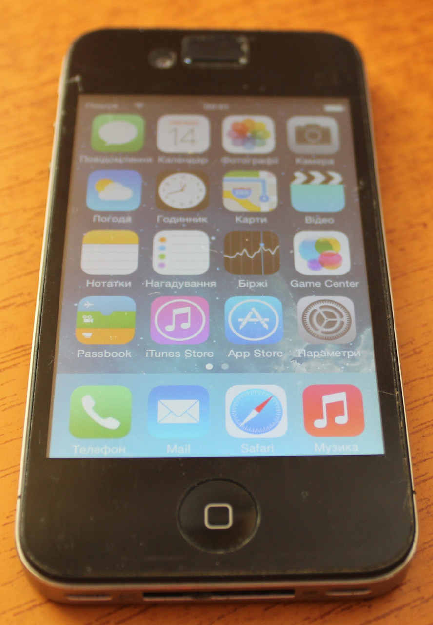 Apple iPhone 4 8 GB (Black) A1332 640x960 оригінал