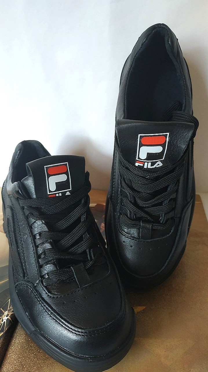 FILA Disruptor! у стилі Філа жіночі шкіряні кросівки чорного кольору дуже красиві