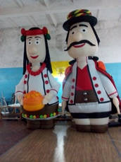 Надувна фігура українка 500 см з повітродувкою для зовнішньої реклами та фотозон, фото 4