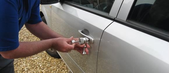 Мерседес, сів акумулятор, не відчиняються двері Дніпропетровськ